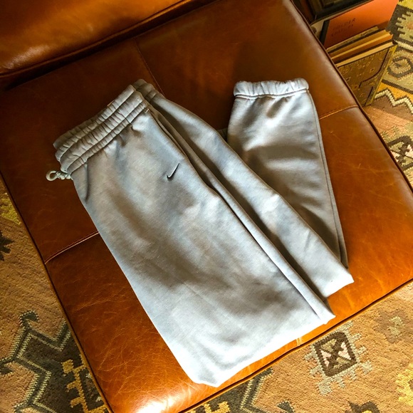Nike Women’s Super Cozy Gray Lined Jogger Sweatpants - Picture 3 of 7